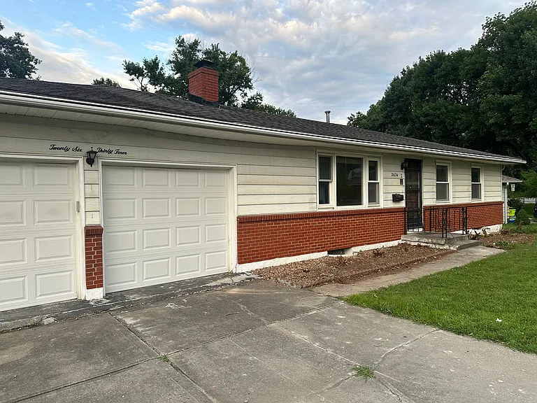 2634 Seminole Dr — Photo 2