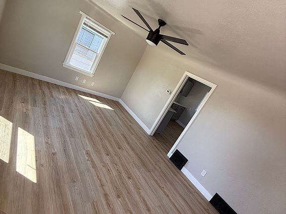 5th image of 2233 10th Ave #A