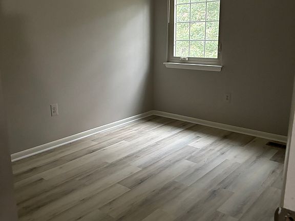 5th image of 22 Gentry Ct