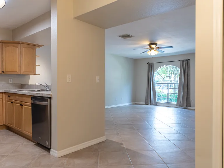 1594 Chateaux De Ville Ct — Photo 14