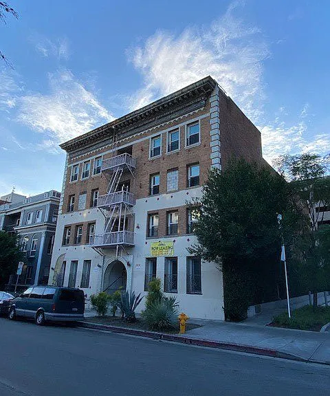 673 Shatto Place — Photo 2
