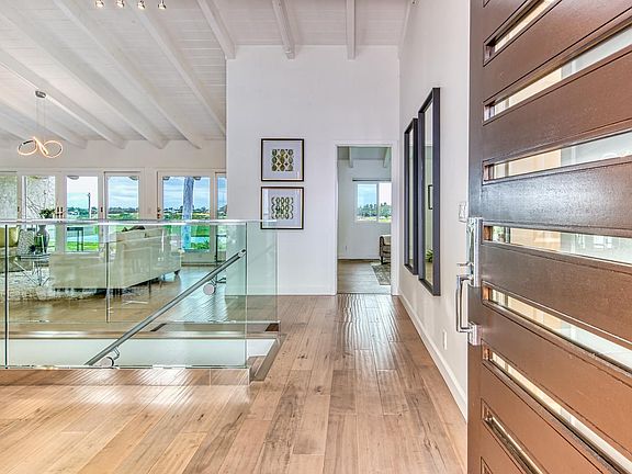 5th image of 424 Vista Parada