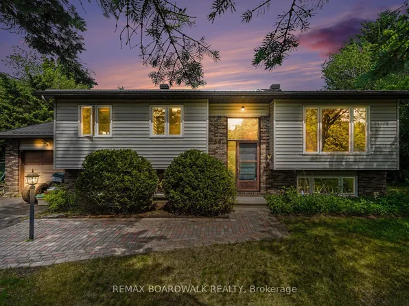 3399 Regburn Dr, Ottawa, ON K0A 2W0