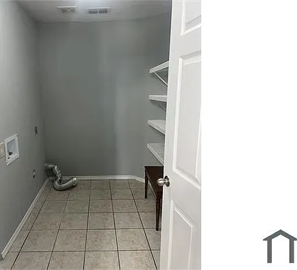 1538 Thornhill Ln — Photo 18