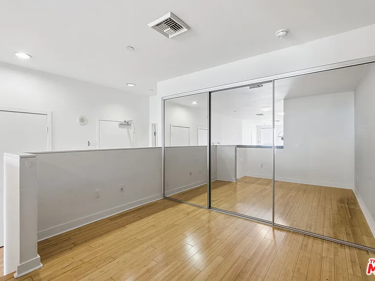 3810 Wilshire Blvd #1609 — Photo 17