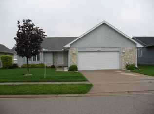 4672 Cresthaven Ln, Decatur, IL 62526