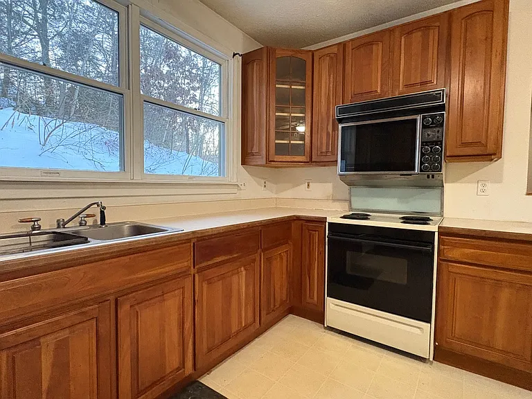 173 Leesville Road - Blue Pod — Photo 10