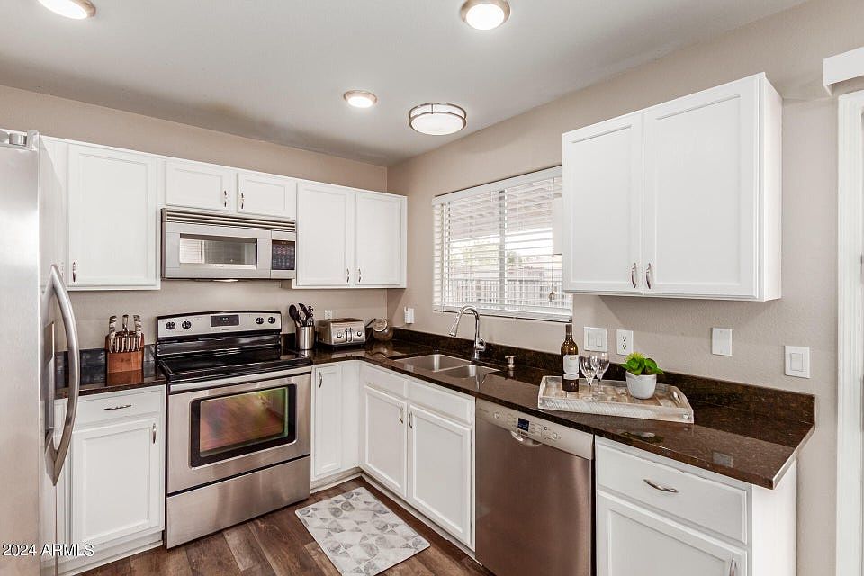 1st image of 2936 W Ross Ave
