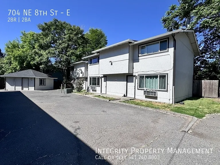 704 NE 8th St #E — Photo 23