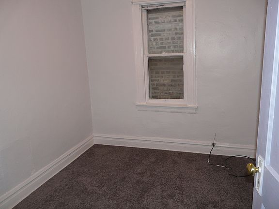 4th image of 6827 S Rockwell St #2