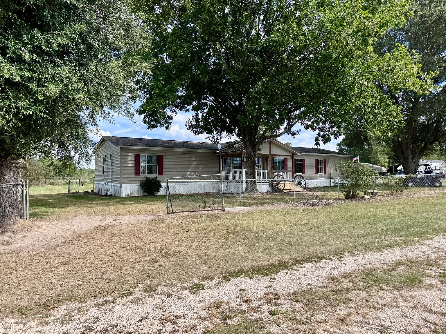 4 bed, $1,500 — Photo 2