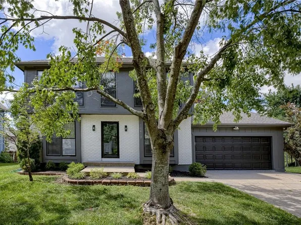 14619 Brentwood Dr, Lenexa, KS 66215