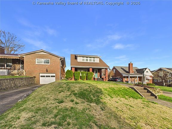 3rd image of 78 Fairfax Dr