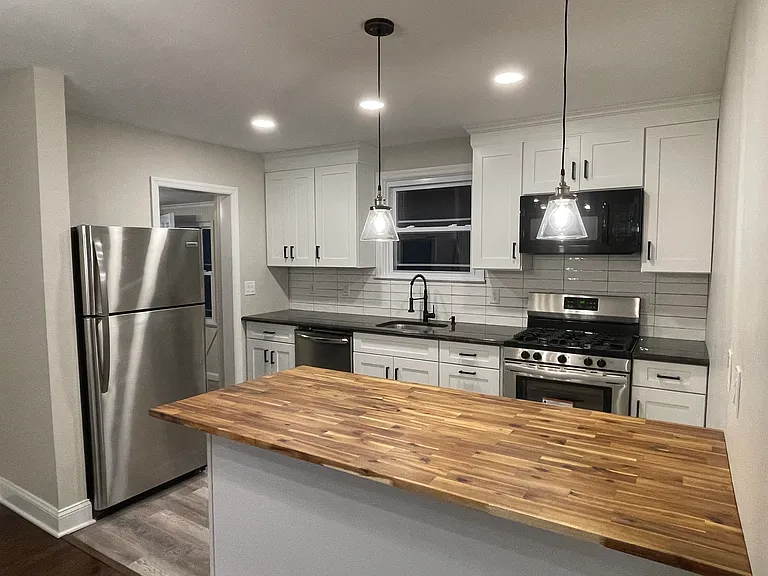 261 Elm Ave — Photo 3