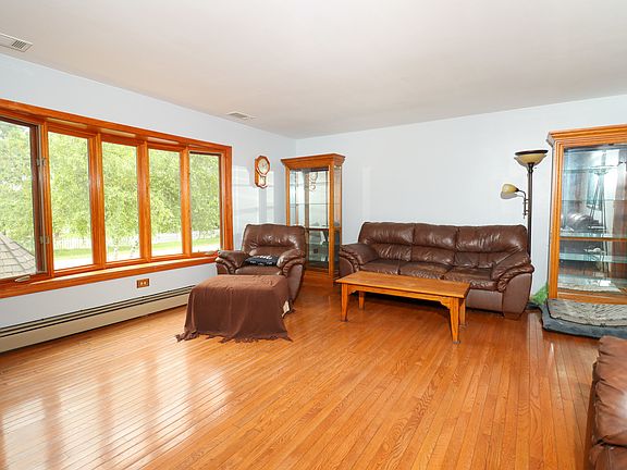4th image of 13164 W Hart St