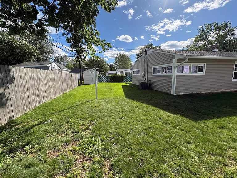 26 Copper Beech Ln — Photo 14