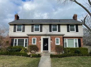 804 Harcourt Rd, Grosse Pointe, MI 48230