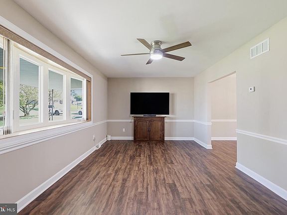 5th image of 1304 Sturbridge Dr