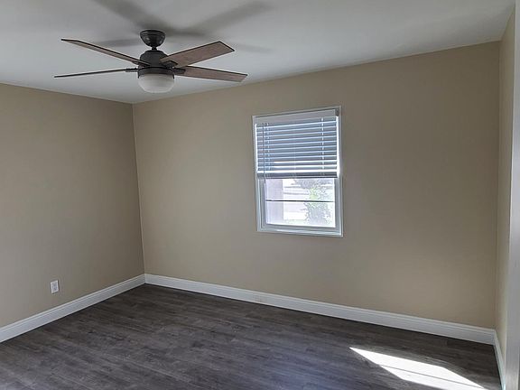 5th image of 300 Evergreen Ave