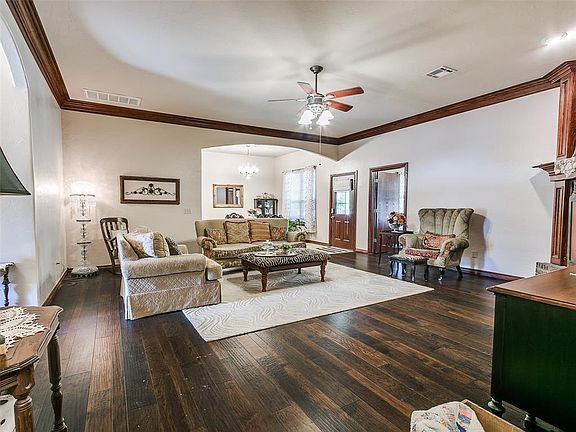 5th image of 1400 W Savannah Cir