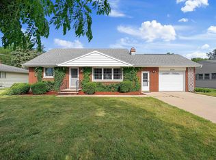 2234 S Oneida St, Green Bay, WI 54304