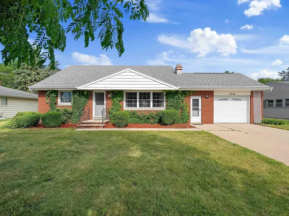 2234 S Oneida St, Green Bay, WI 54304