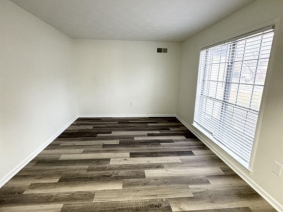 2nd image of 2081 Hampton Hill Dr