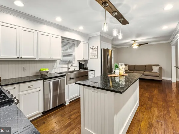 1100 Spring Ln, Absecon, NJ 08201