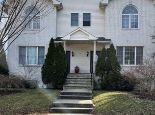 37 Vanderburgh Ave, Rutherford, NJ 07070