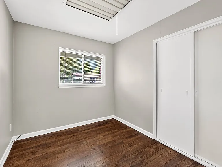 6311 W 81st St — Photo 10