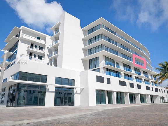 3rd image of 3319 N Ocean Dr #502