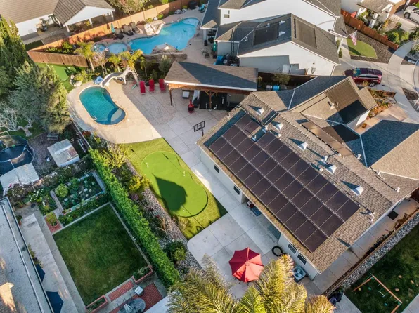 220 Sundance Dr, Hollister, CA 95023