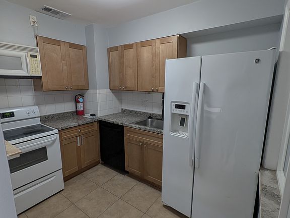 4th image of 433 86th Ave N