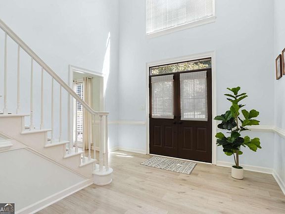 2nd image of 400 Gatehouse Ct