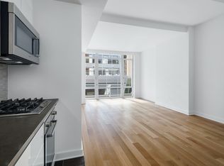 1050 6th Ave #4D, New York, NY 10018