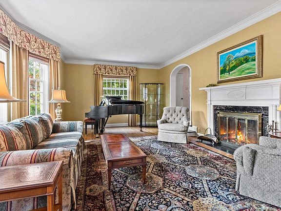 5th image of 204 Miramar Dr