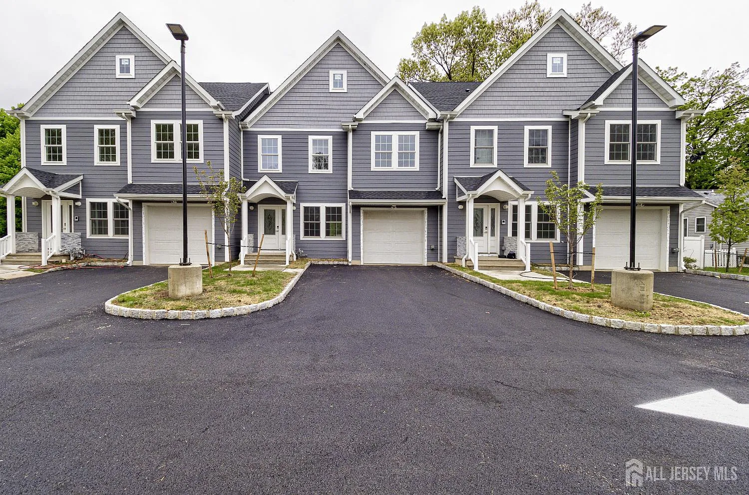 3 bed, 2.5 bath, $3,800 — Photo 2