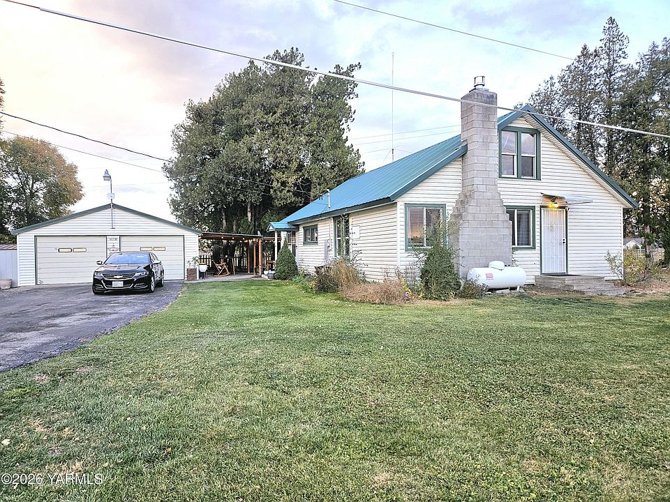 1st image of 2901 Mapleway Rd