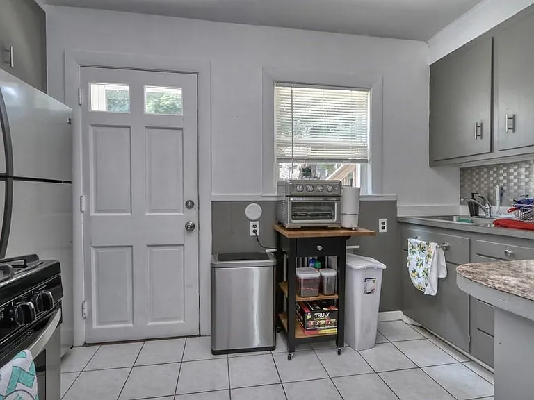 10 Parker St #1 — Photo 6