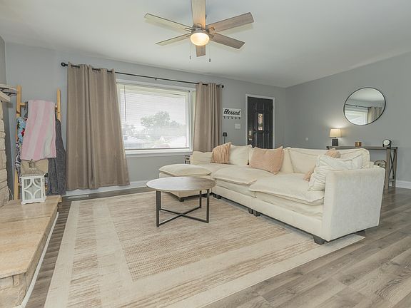 4th image of 2812 Sandee Acres Ct