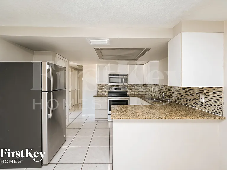 10905 Kingsbridge Rd — Photo 8
