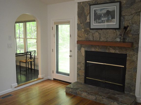 4th image of 4903 Silver Fox Ln