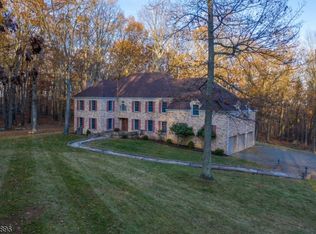 16 Chestnut St, Long Valley, NJ 07853