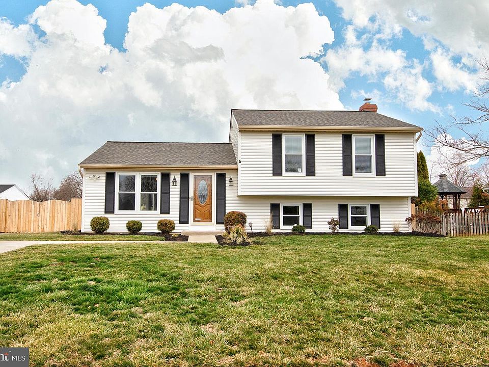 1st image of 606 Friar Tuck Dr