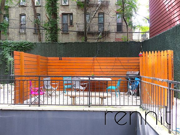 4th image of 172 Meserole St #1F