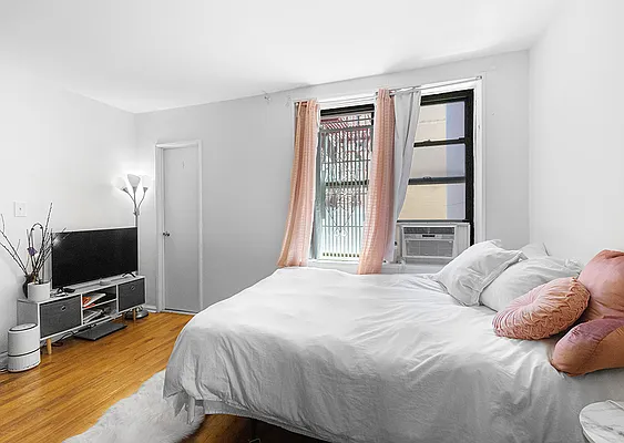 Rented by Keller Williams NYC | media 8