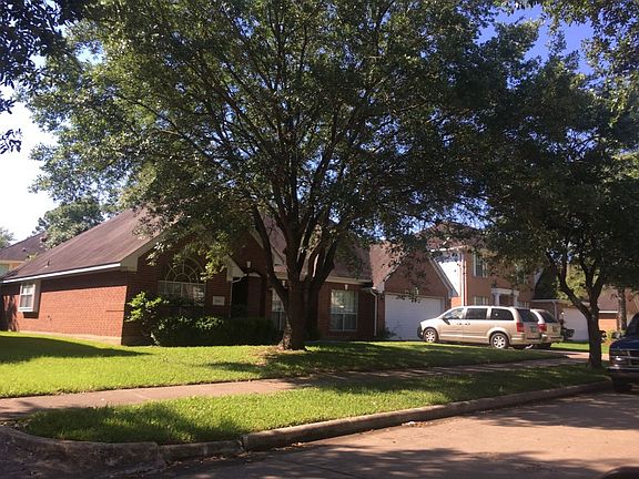 2nd image of 12711 Alderwood Dr