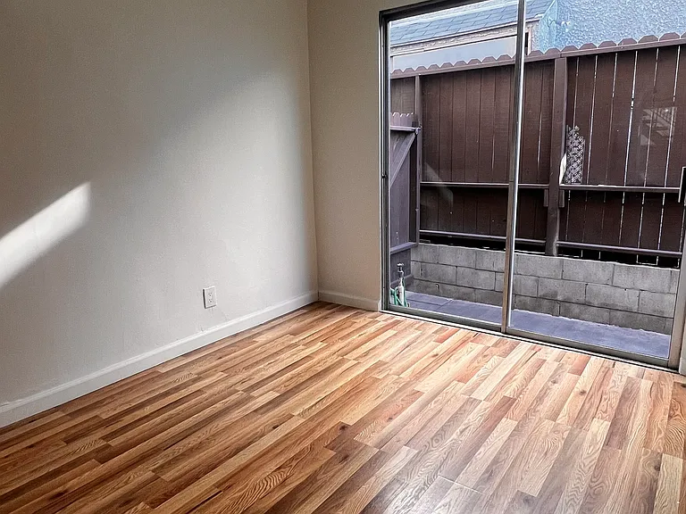 3562 Mentone Ave — Photo 10