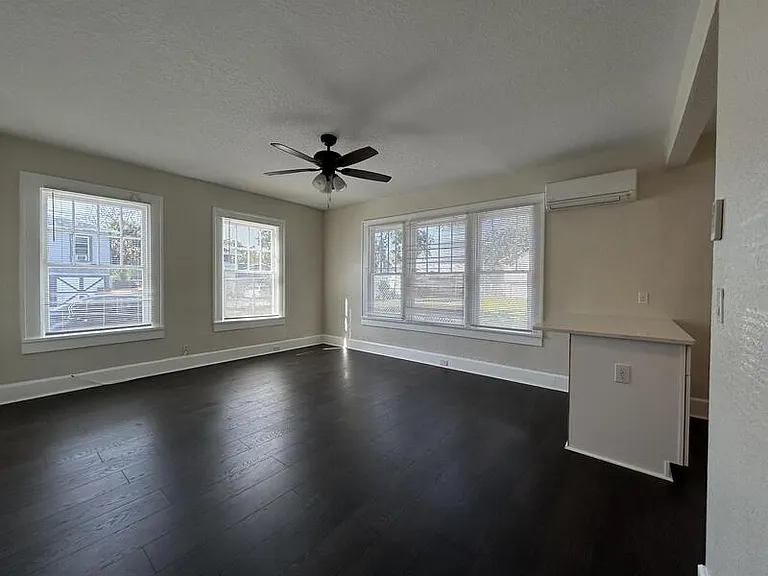 808 13th St N #3 — Photo 3