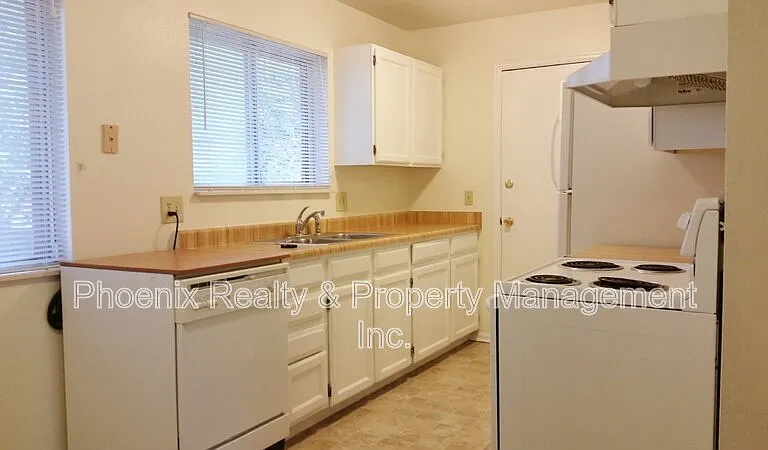 2332 McKinley Ave — Photo 4